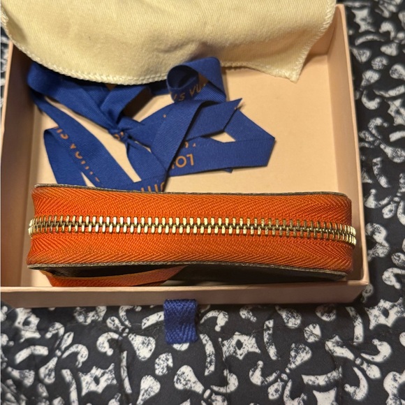 Authentic Louis Vuitton Multicartes Orange Date code SP1115 - Picture 4 of 7